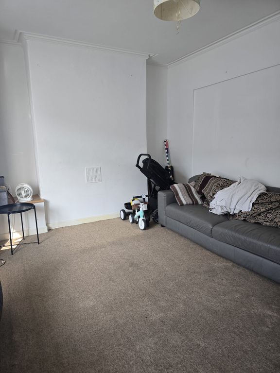Property photo 1 of 12 Living Room