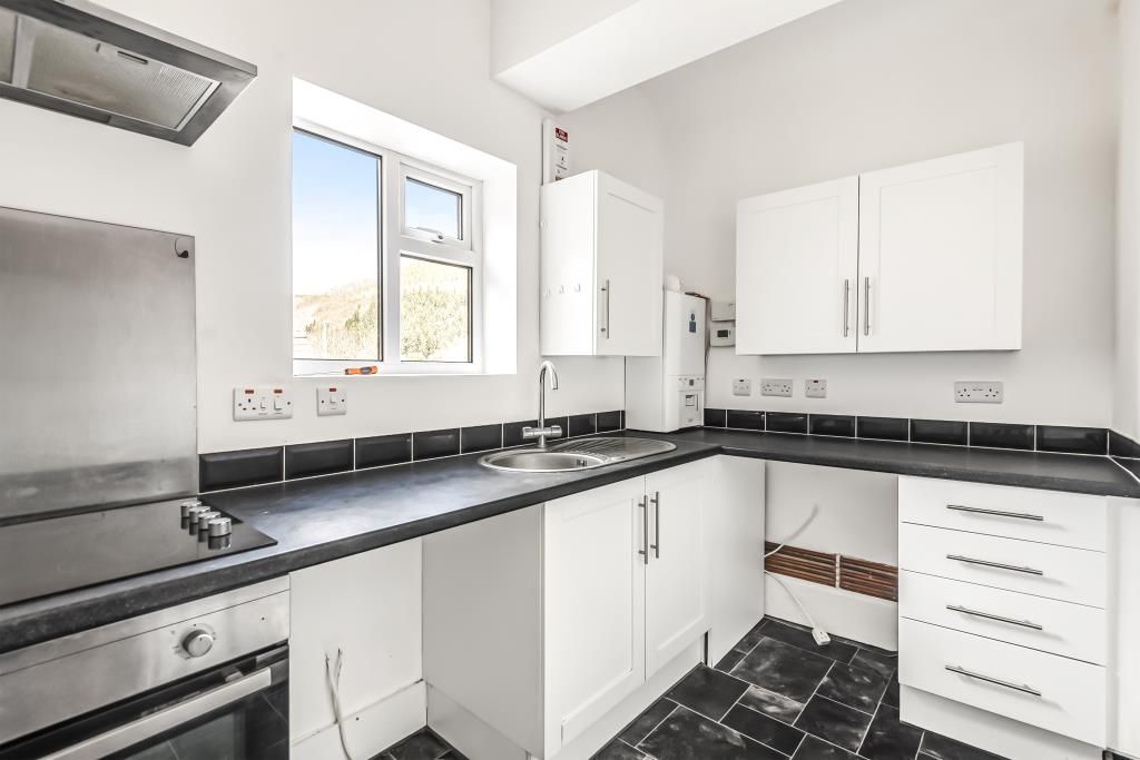 Property photo 2 of 10 Kitchen