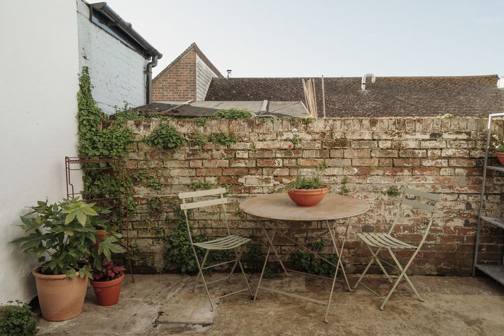 Property photo 3 of 27 274304 - 24-Tackleway-Hastings-023.Jpg