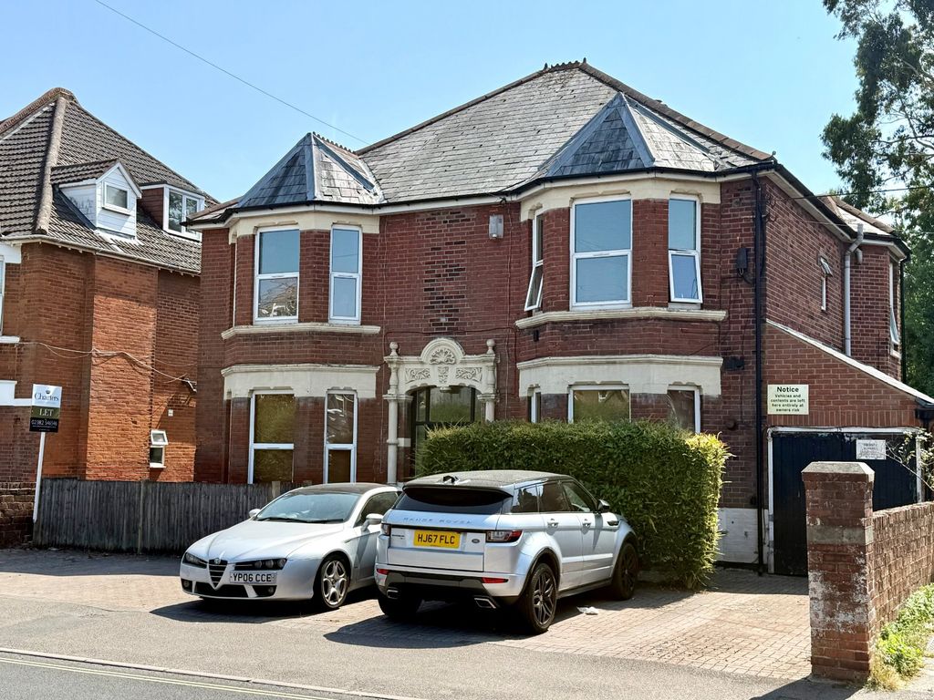 Property photo 1 of 10 Picture No. 14