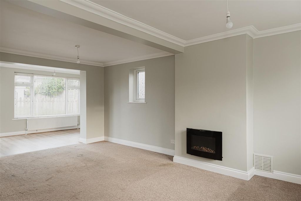 Property photo 2 of 17 (2).Jpg