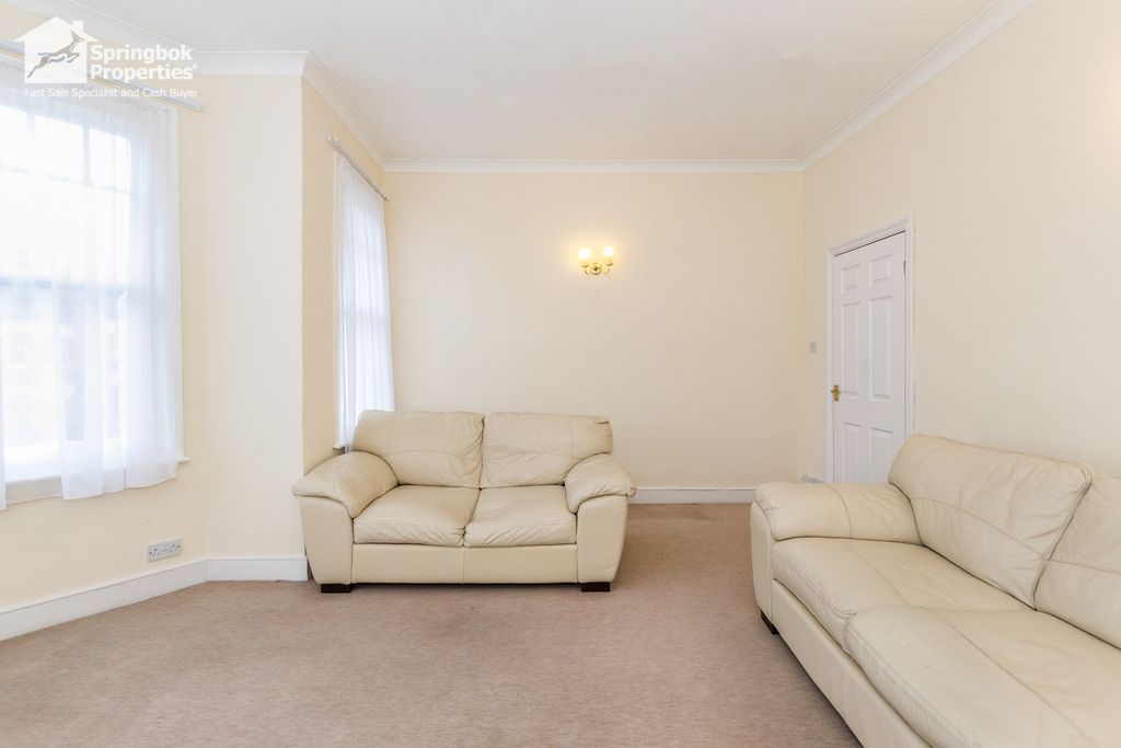 Property photo 3 of 8 Image 3