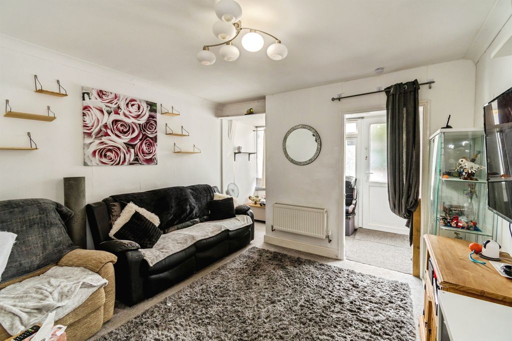 Property photo 2 of 19