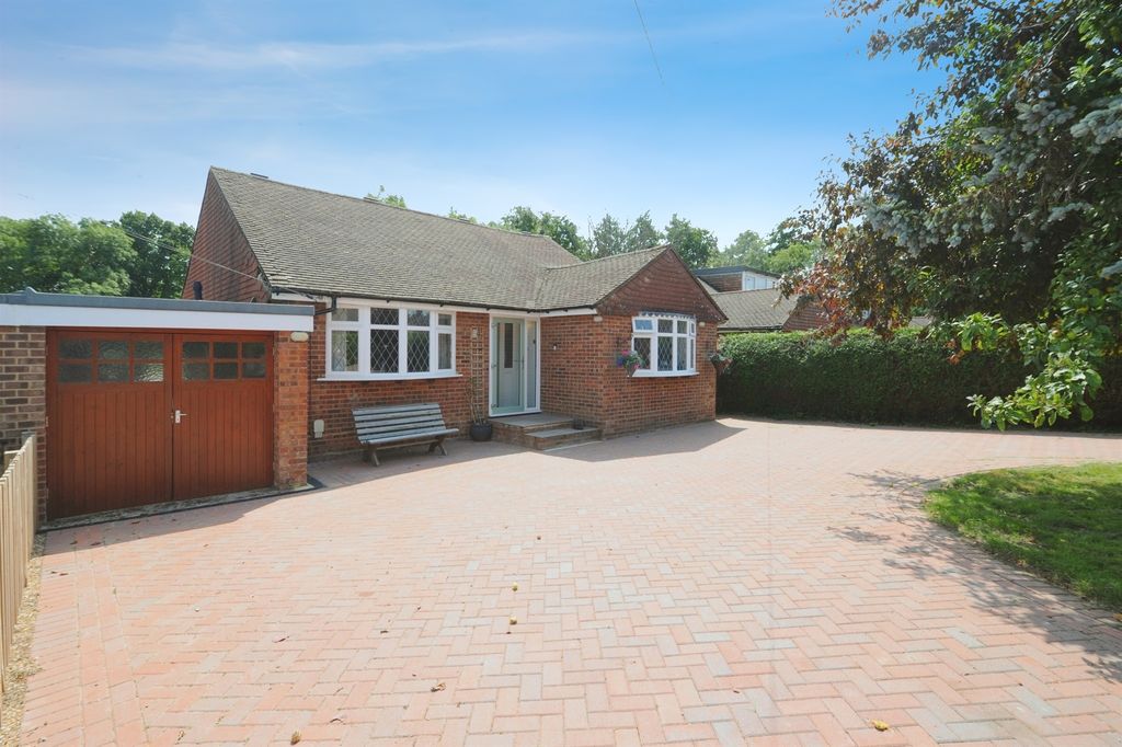 Property photo 1 of 28