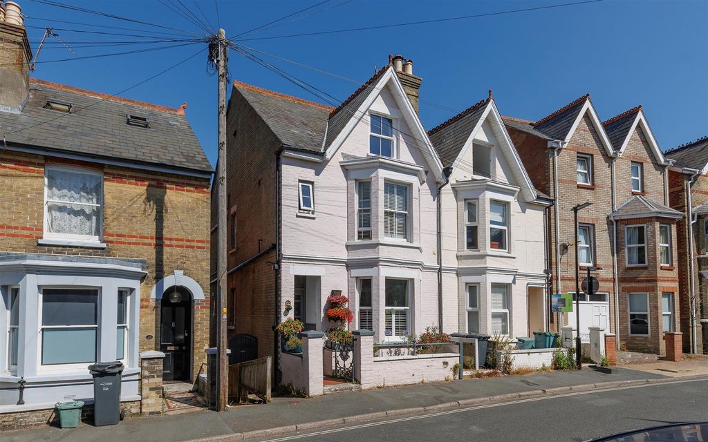 Property photo 1 of 43 Period Character Property In Heart Of Cowes