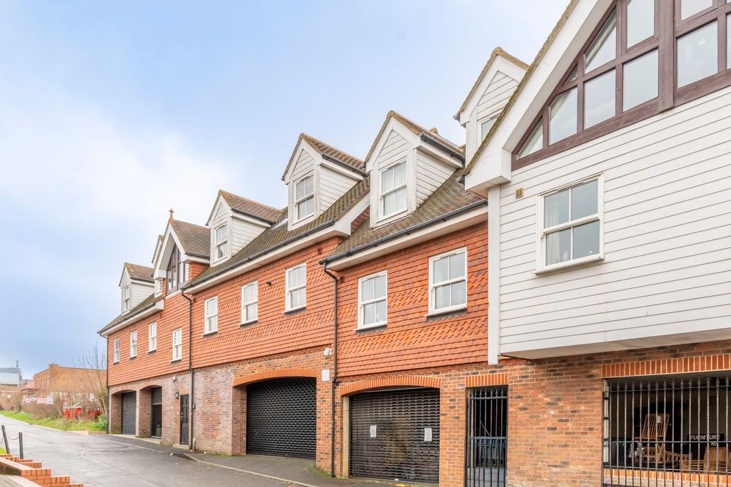 Property photo 2 of 10 Photo 3