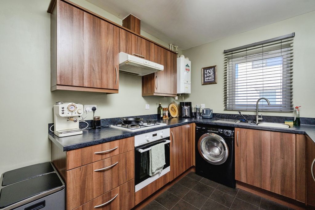 Property photo 3 of 20 Pbox-Img.Jpg