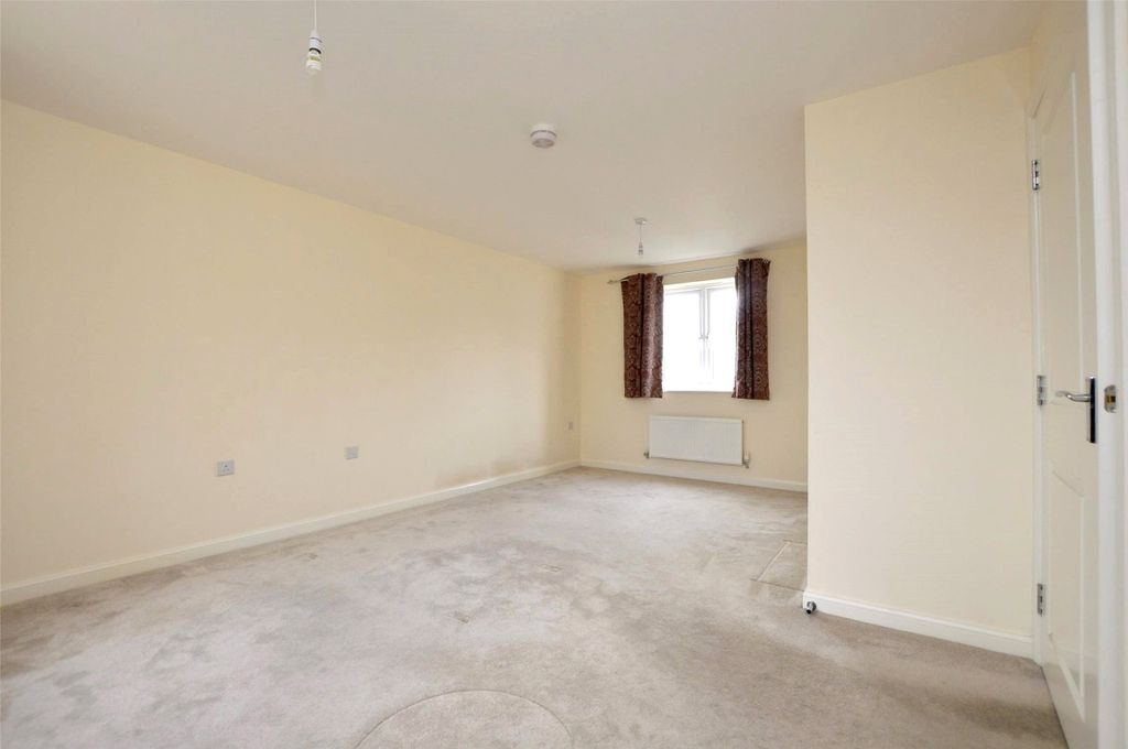 Property photo 3 of 8 Picture No. 15