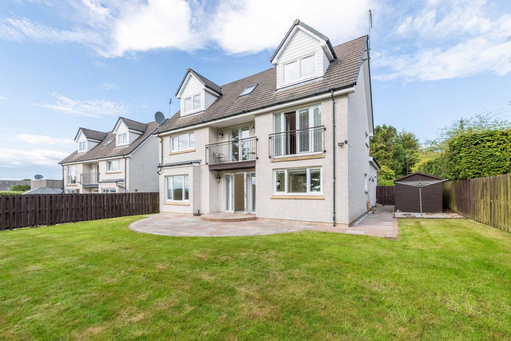 Property photo 2 of 44
