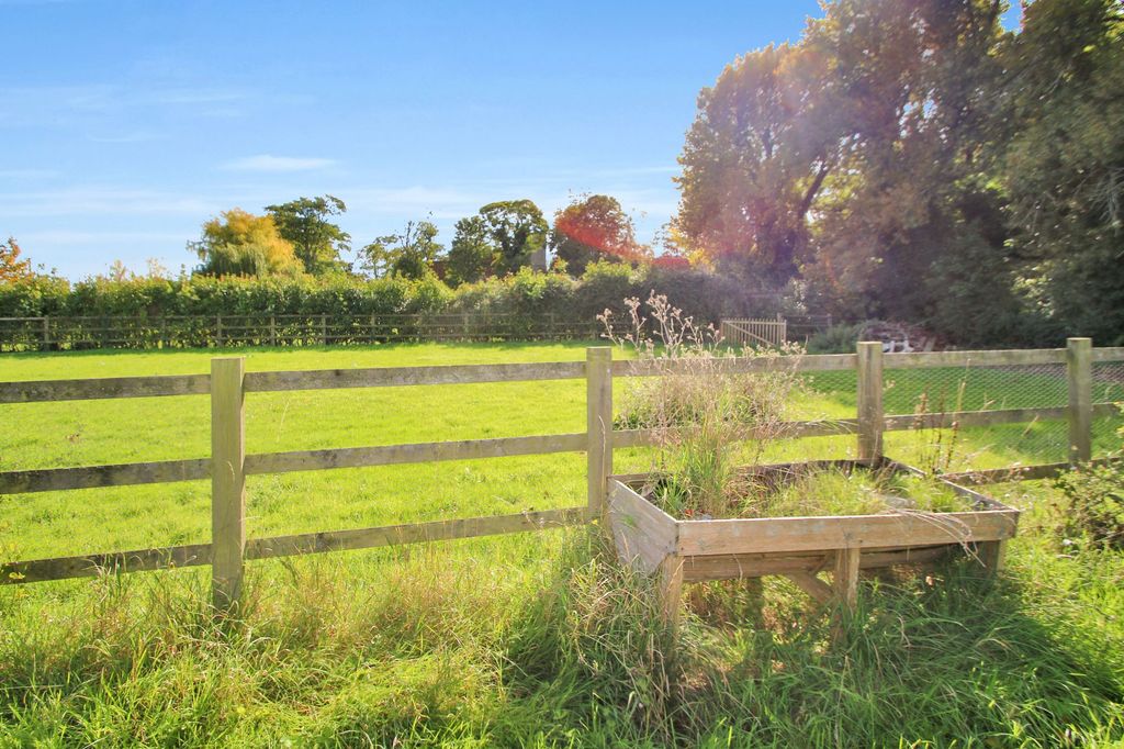 Property photo 3 of 27