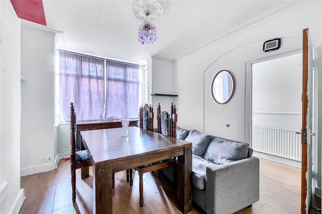 Property photo 3 of 19 Dining Room