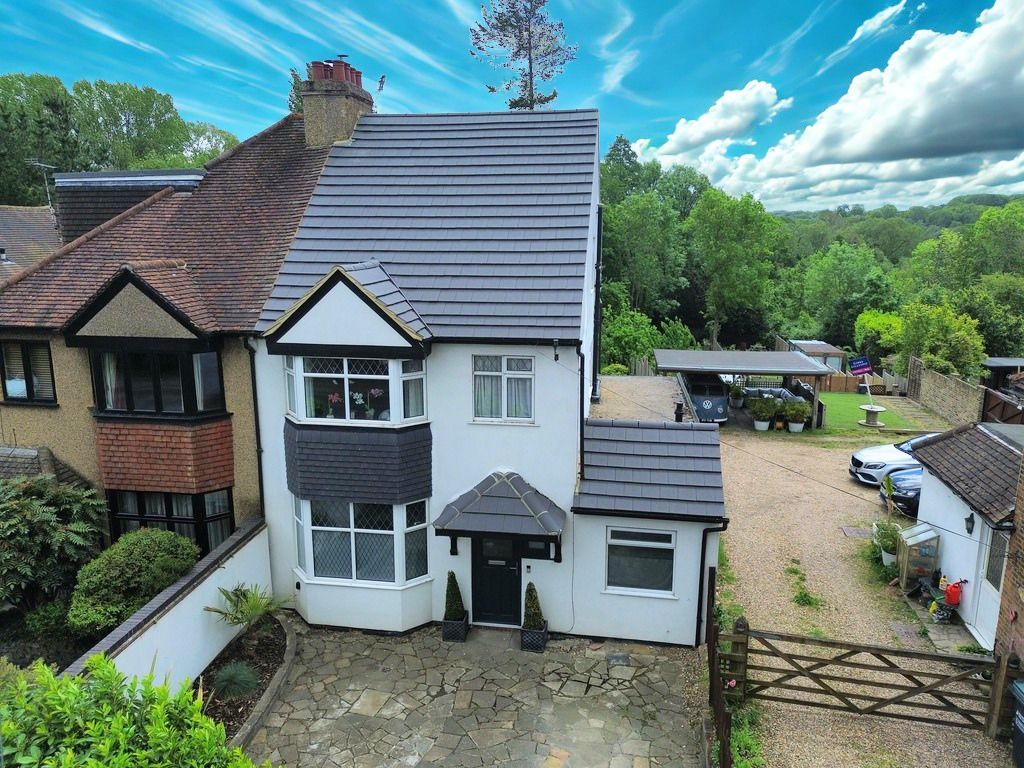 Property photo 1 of 32