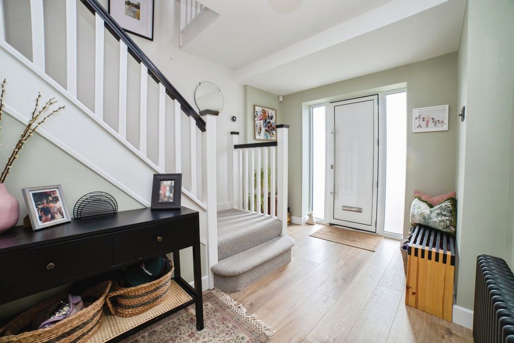 Property photo 3 of 20 Pbox-Img.Jpg