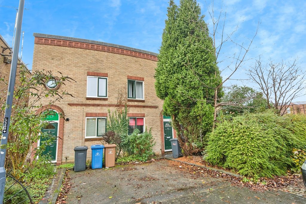 Property photo 1 of 28