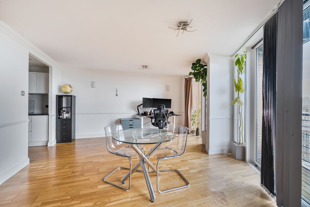 Property photo 1 of 25 Photo 21