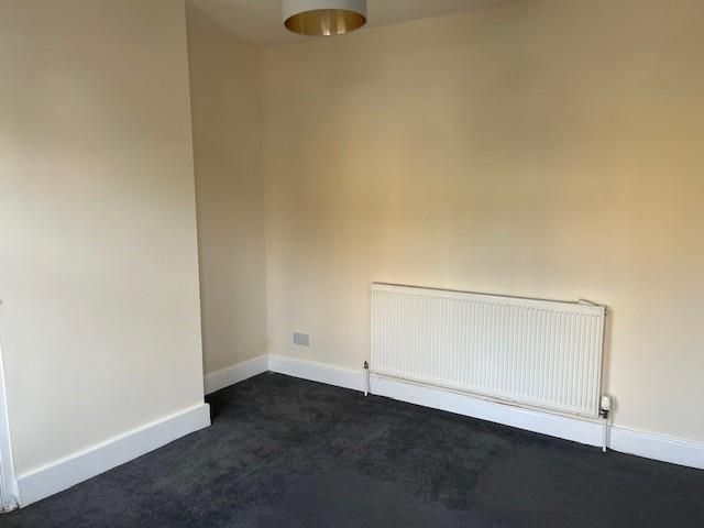 Property photo 3 of 10 32 Rail 2.Jpg