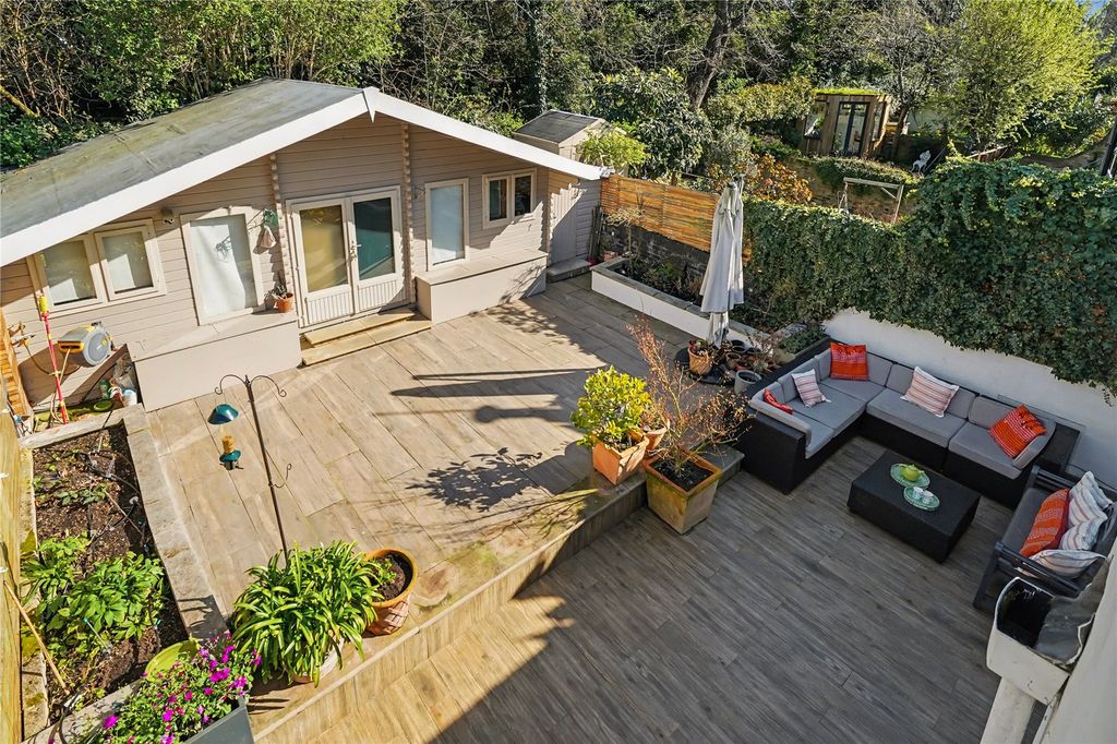 Property photo 2 of 22 Picture No. 62