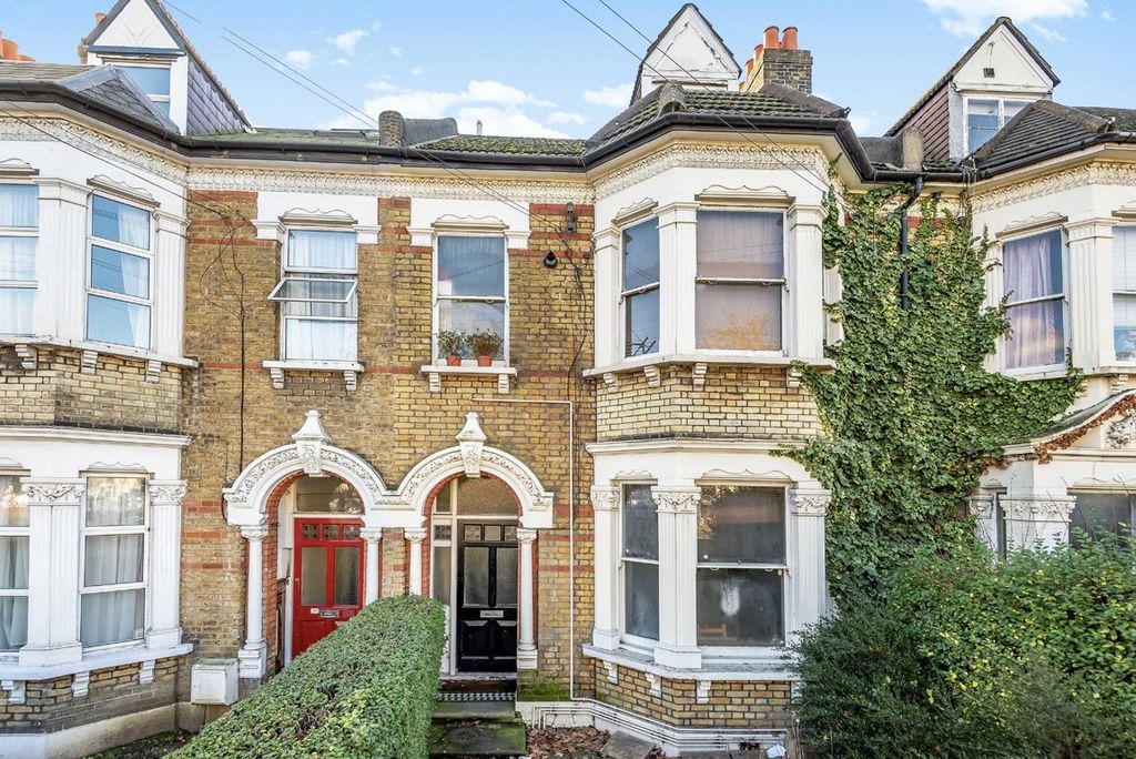 Property photo 1 of 5