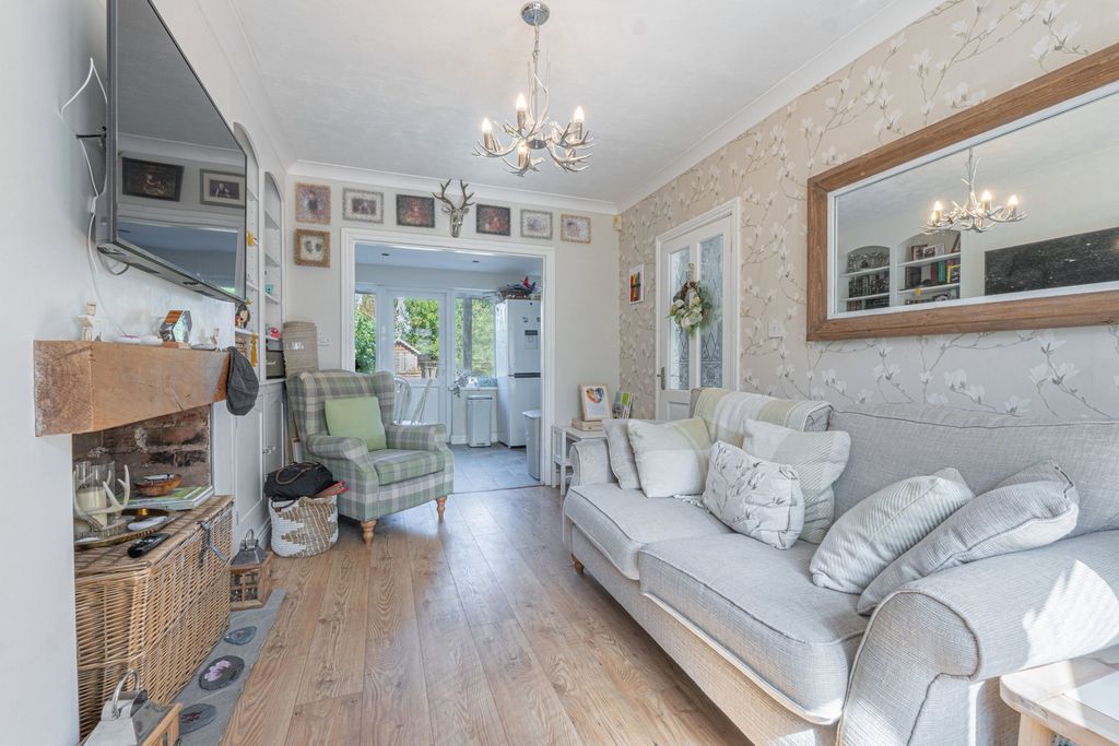 Property photo 3 of 27