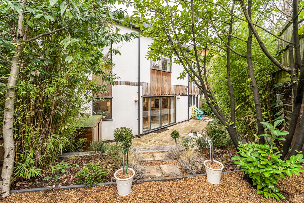 Property photo 3 of 29