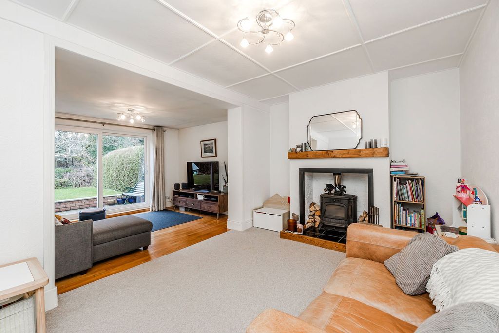 Property photo 3 of 32