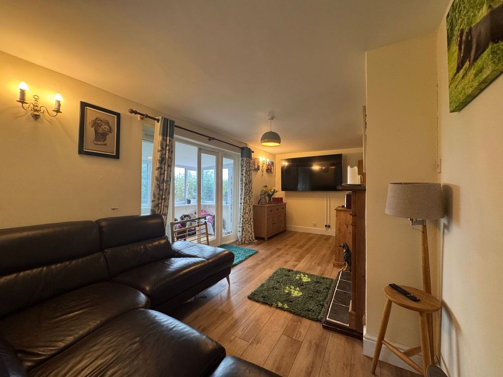 Property photo 3 of 31