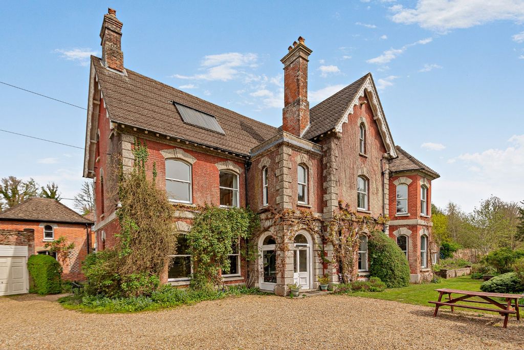 Property photo 1 of 14 Elmfield House