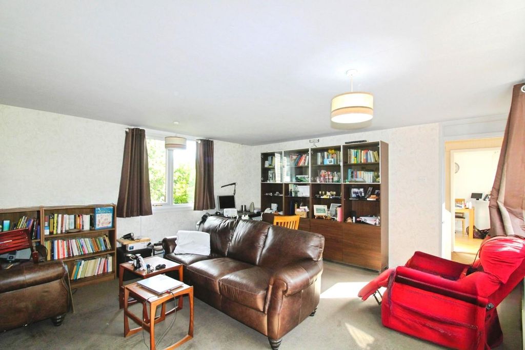 Property photo 3 of 20 Living Room