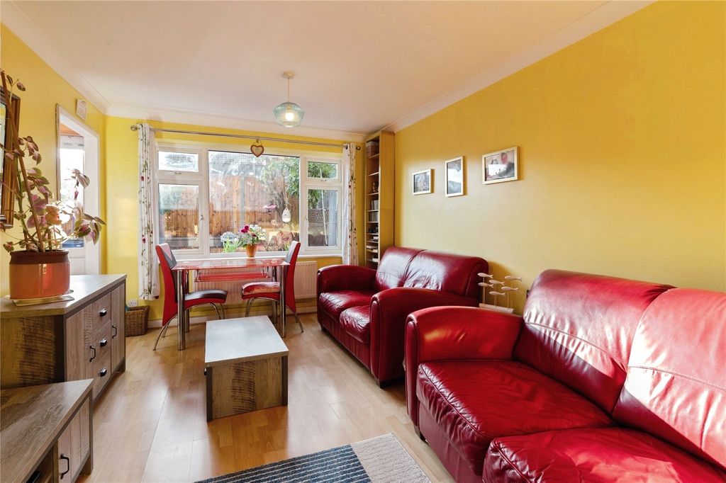 Property photo 3 of 12 Lounge Diner