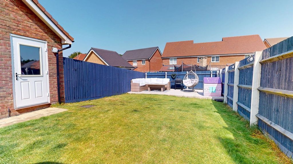 Property photo 3 of 18 Photo 17