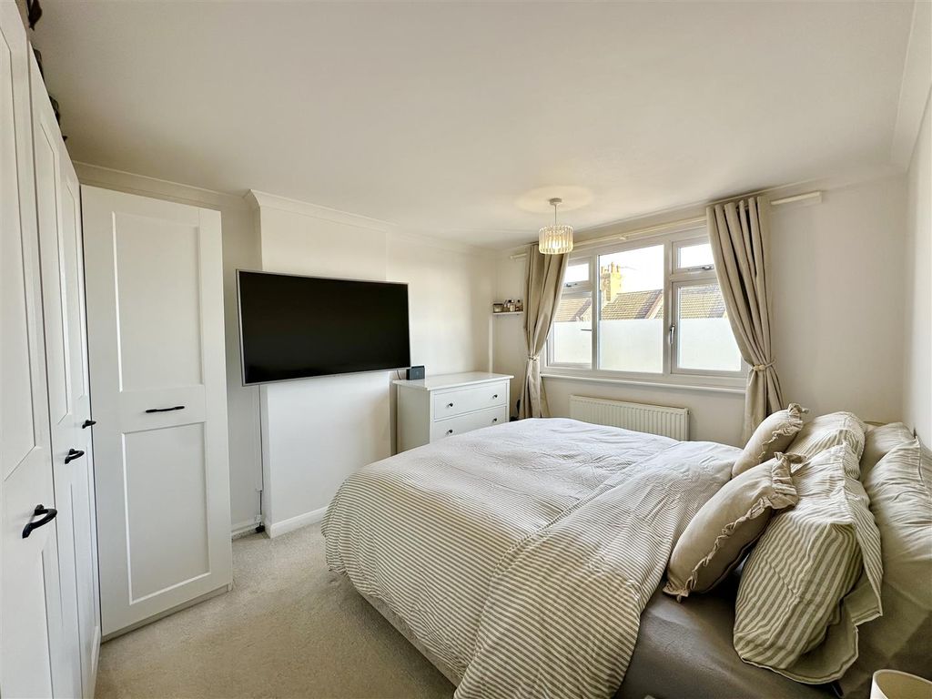 Property photo 3 of 30