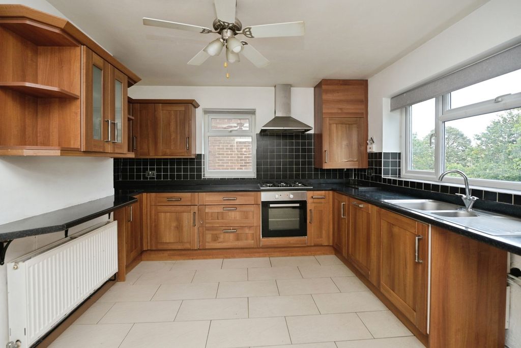 Property photo 3 of 12 Pbox-Img.Jpg