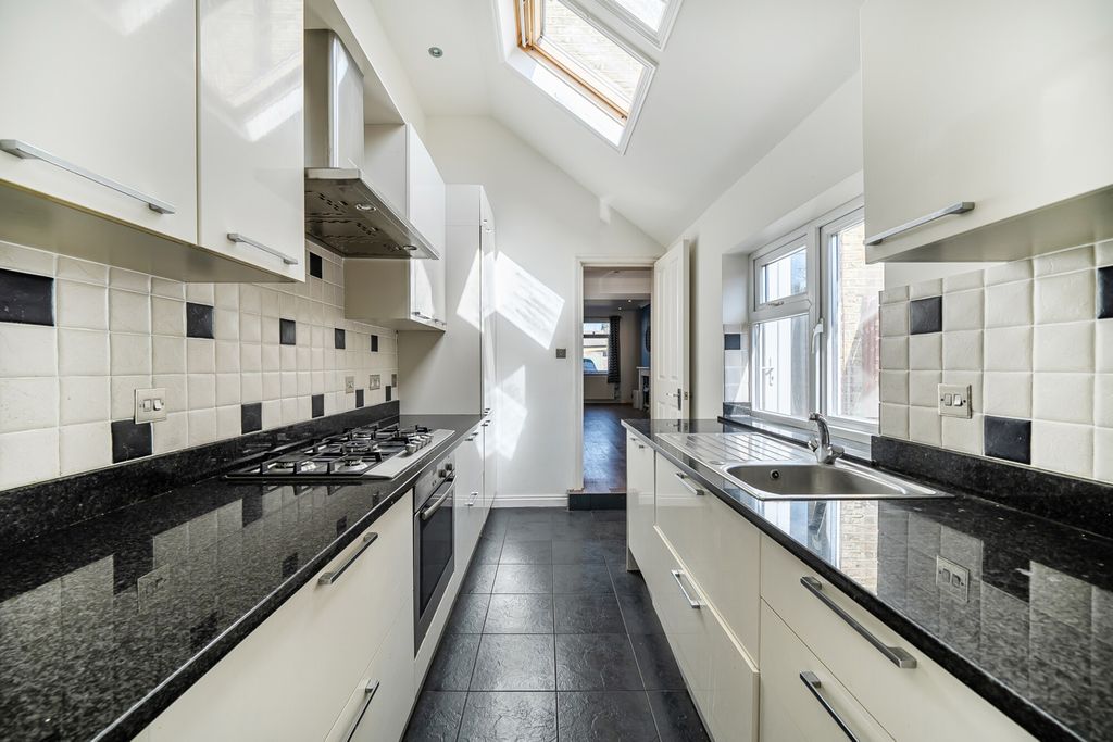 Property photo 3 of 14 1439900-6-69d63Fc...