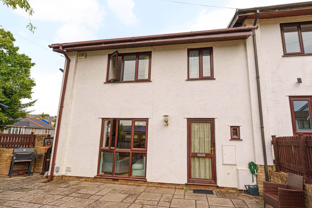 Property photo 1 of 39