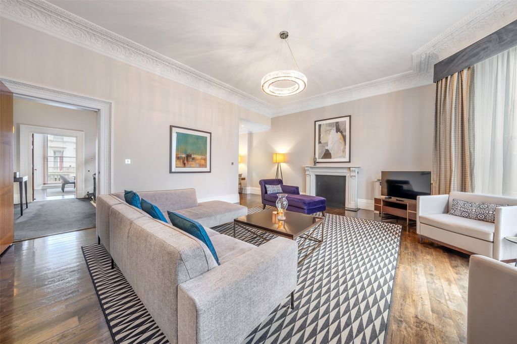 Property photo 2 of 22 Picture No. 04