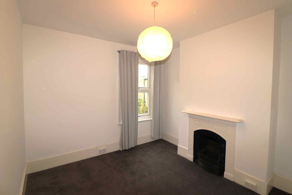 Property photo 3 of 7