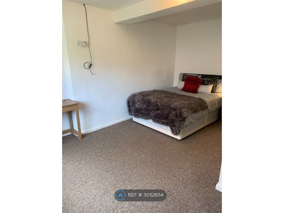 Property photo 3 of 7 Room 1