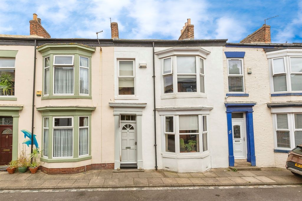 Property photo 1 of 17