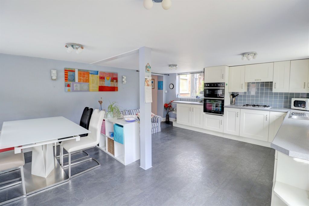 Property photo 2 of 15 Picture No. 03