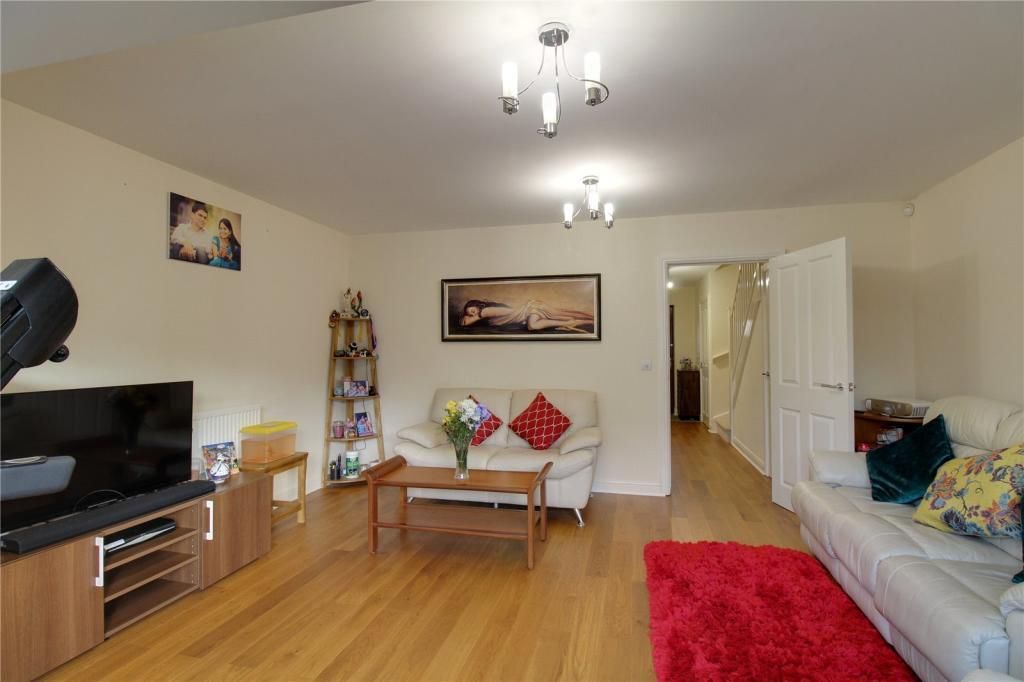 Property photo 2 of 8 Front