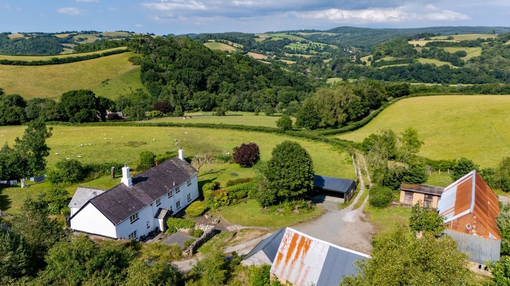 Property photo 3 of 18 Farmhouse &amp; Building