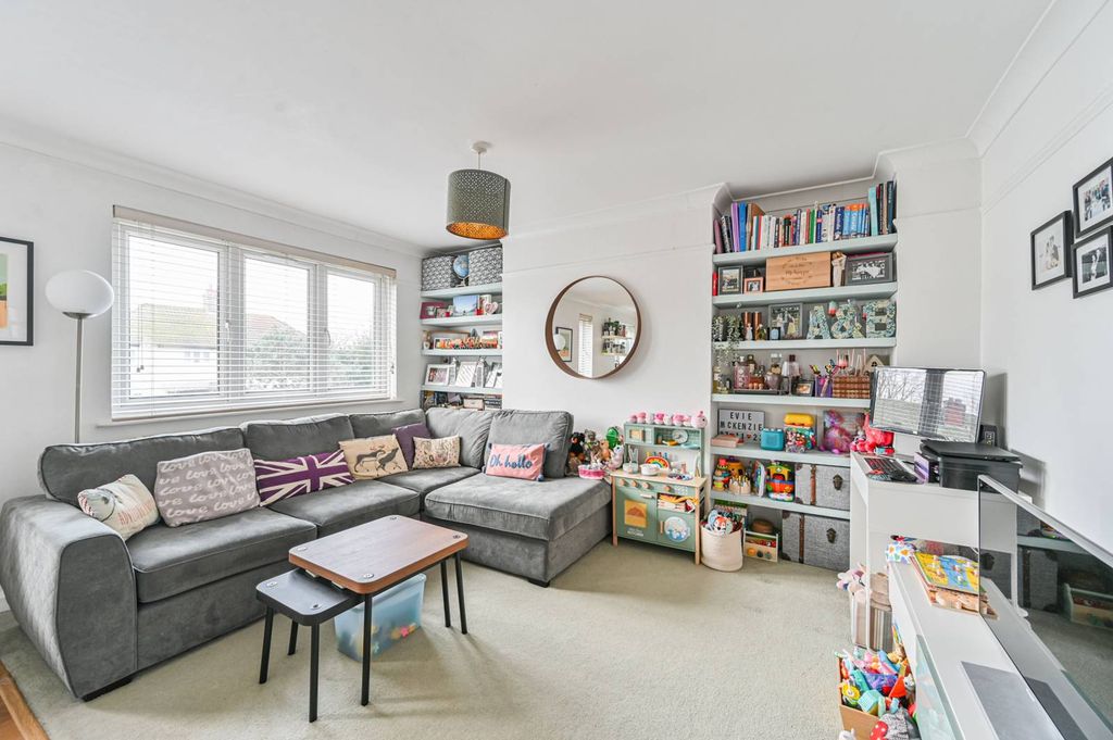 Property photo 2 of 21