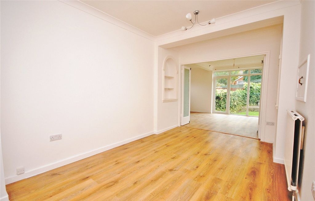 Property photo 2 of 11 Picture No. 08