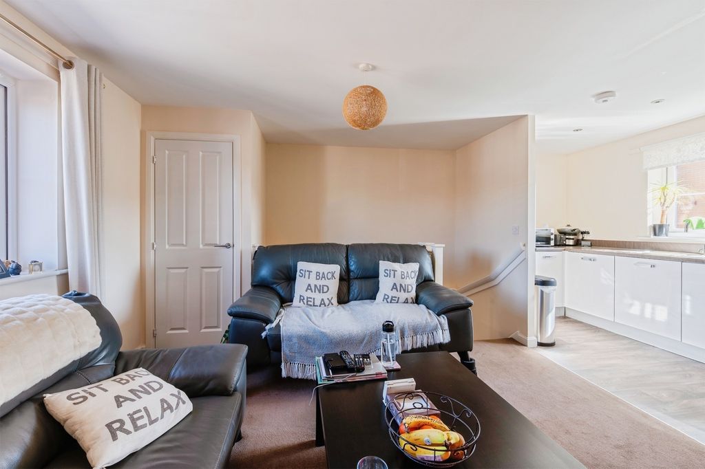 Property photo 3 of 12 Pbox-Img.Jpg