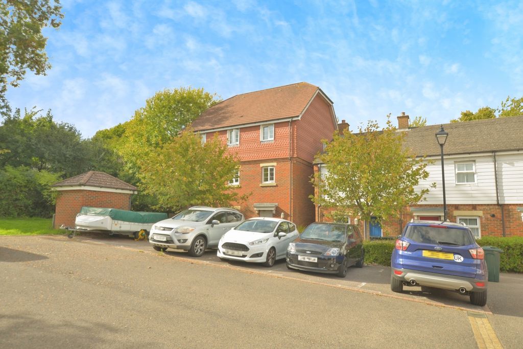 Property photo 2 of 16 Photo