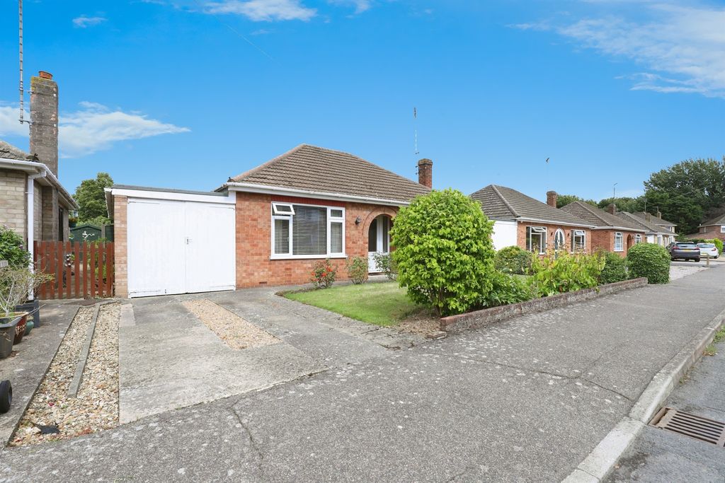 Property photo 1 of 18