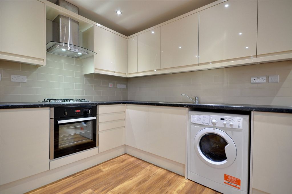 Property photo 1 of 21 Picture No. 05