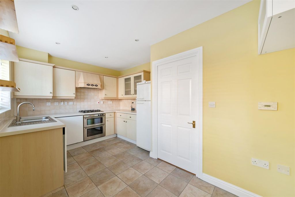 Property photo 3 of 13 Kitchen