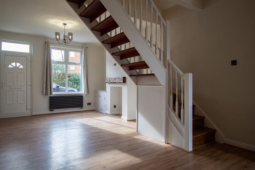 Property photo 2 of 32 Lounge / Diner