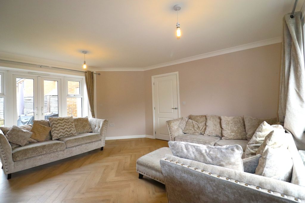 Property photo 2 of 26